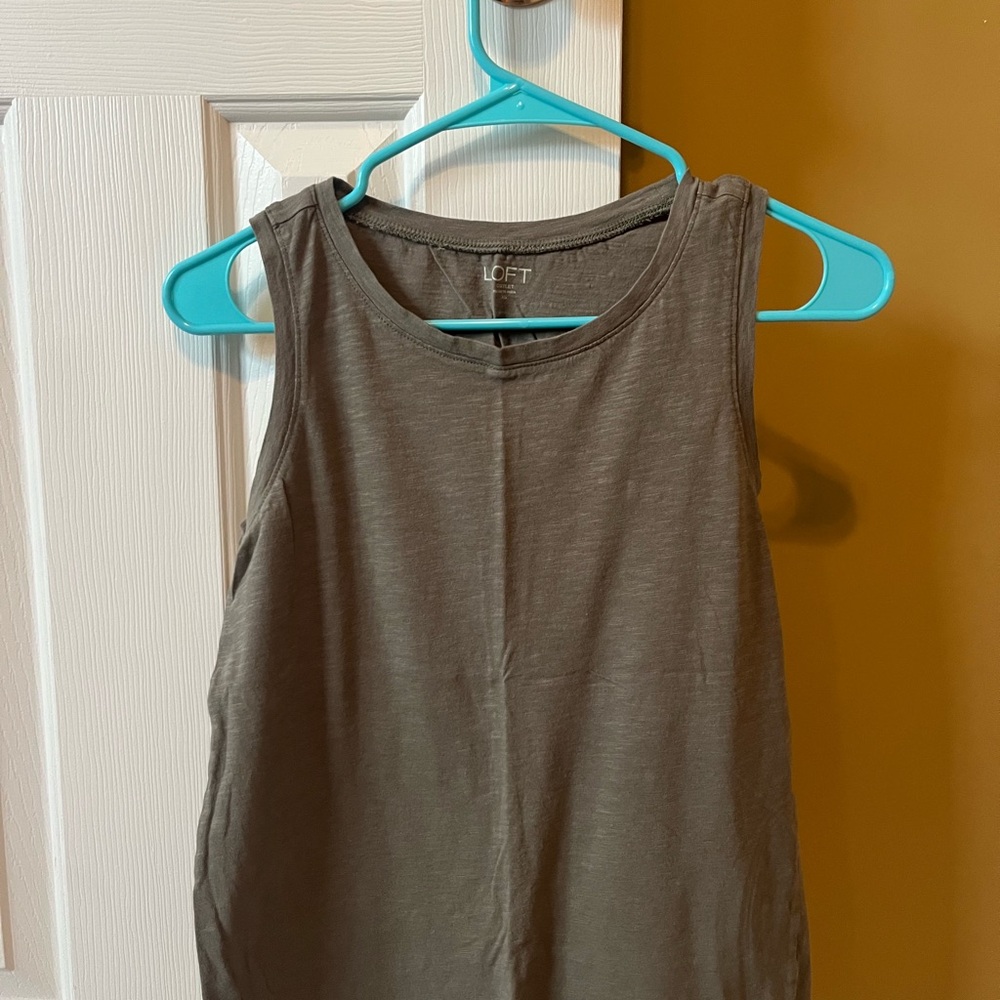 LOFT Women's Charcoal Tank Top